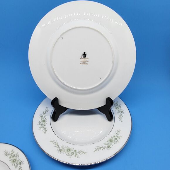 Wedgwood Westbury 3 Salad and 2 Bread Plates Lot of 5 pieces Excellent - Picture 6 of 10